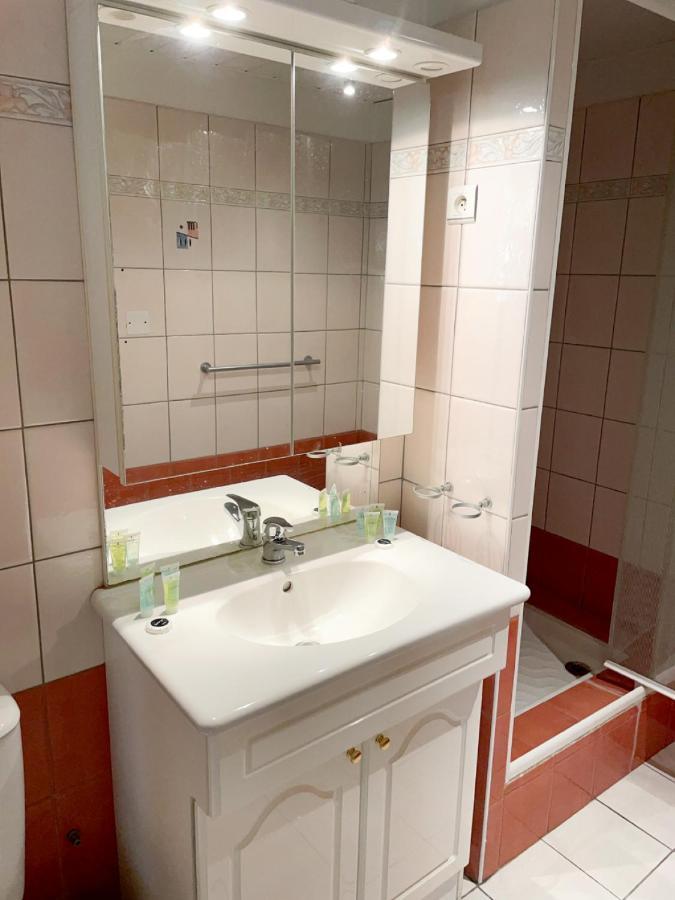 Spacieux Duplex Central Avec Terrasse Tropezienne ซาลง-เดอ-โพรวองซ์ ภายนอก รูปภาพ